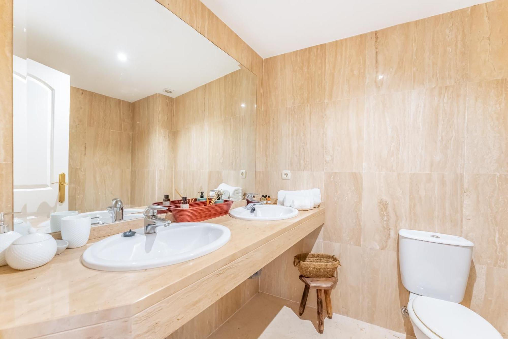 Apartemen Elviria Hills By Kura Homes Marbella