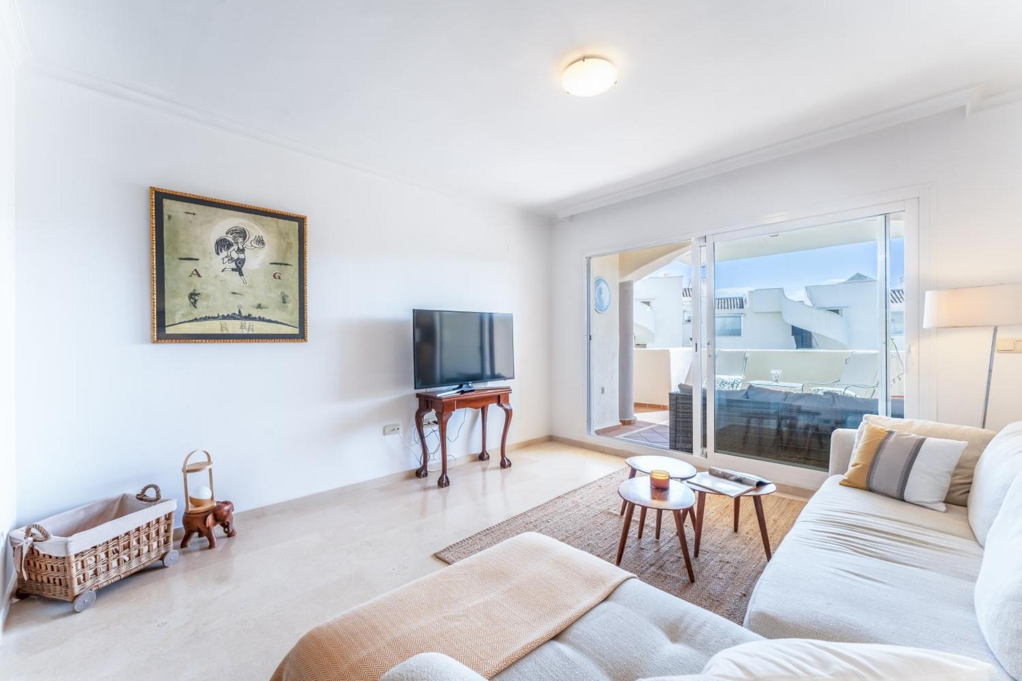 Apartemen Elviria Hills By Kura Homes