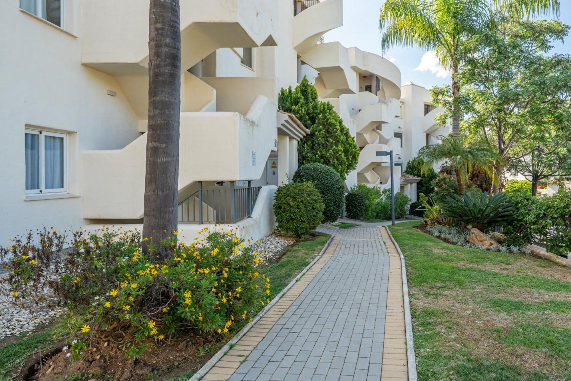 Elviria Hills By Kura Homes Apartemen
